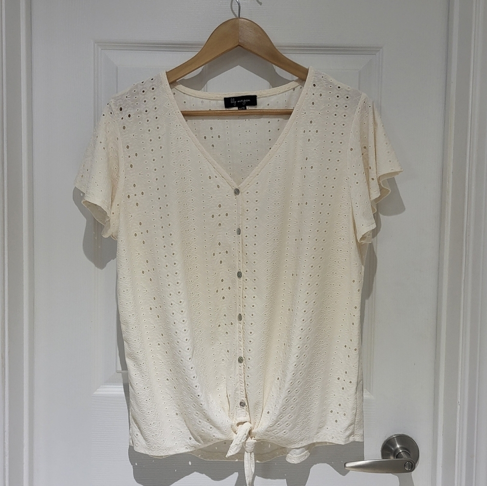 ⭐️3/$25⭐️ Lily Morgan Women's Cream Tie-Front Button Down Flutter Sleeve…